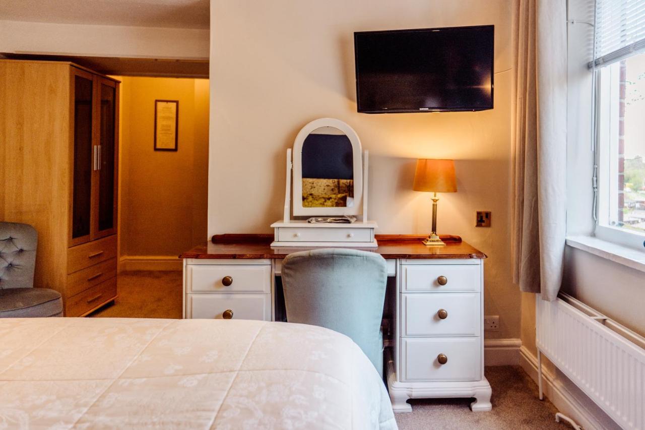 Caer Beris Manor House B&B Билт Уелс Екстериор снимка