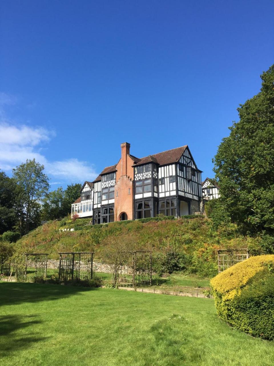 Caer Beris Manor House B&B Билт Уелс Екстериор снимка