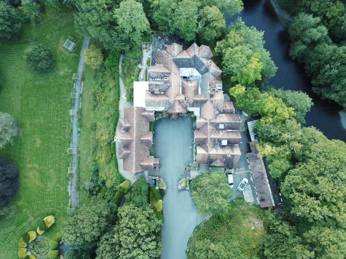 Caer Beris Manor House B&B Билт Уелс Екстериор снимка